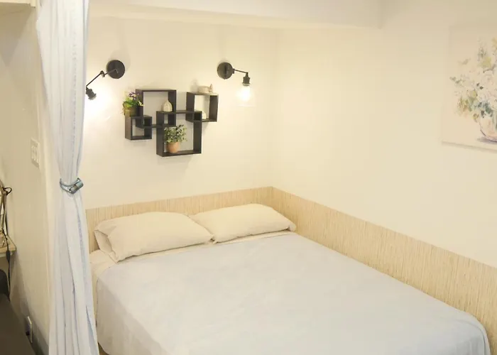 Applewood Gardens Apartment
